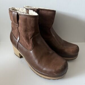 Universal Threads Womens Brown Retro Style Heels - Clog Boots - Size 9.5